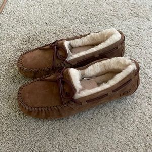 Womens Uggs Dakota Moccasin Slippers
